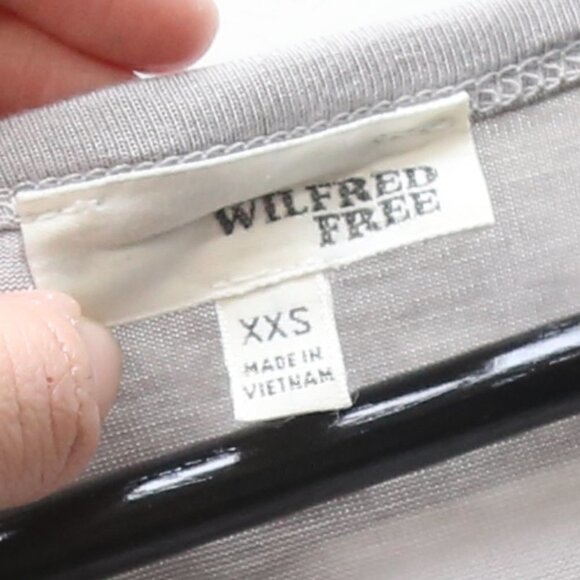 Aritzia Wilfred Free Libre Short Sleeve Grey V-neck Pocket T-shirt - Picture 3 of 4